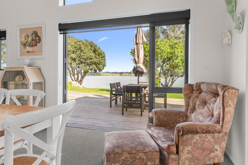 6 The Strand, Maungaturoto - Carousel 1