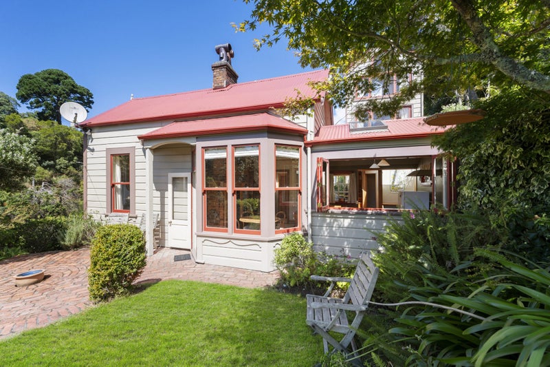 10 Ascot Street, Thorndon, Wellington - Carousel 1