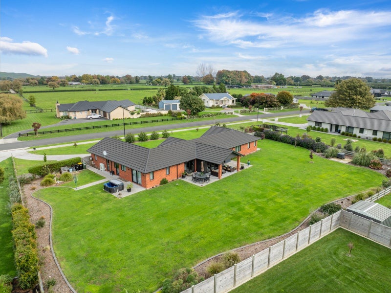 43 Seachange Drive, Leamington, Cambridge - Carousel 1