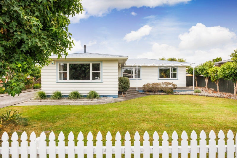23 Anglesey Place, Awapuni, Palmerston North - Carousel 1