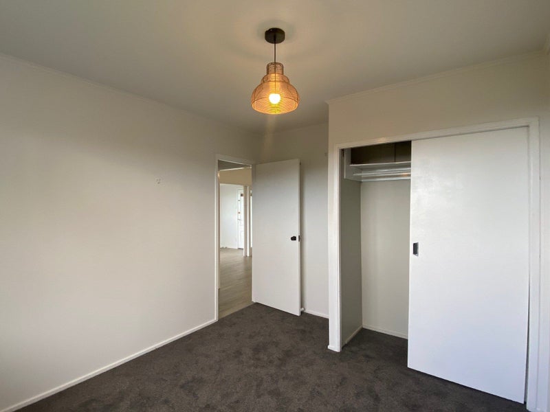 69 Raleigh Road, Northcote, Auckland - Carousel 11