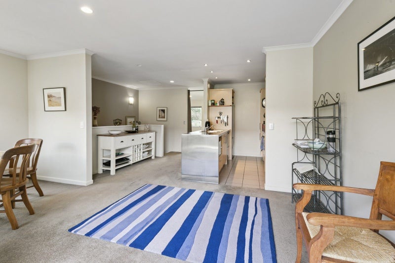 57/305 Evans Bay Parade, Hataitai, Wellington - Carousel 1