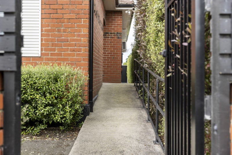 23 Fitzroy Street, Caversham, Dunedin - Carousel 2