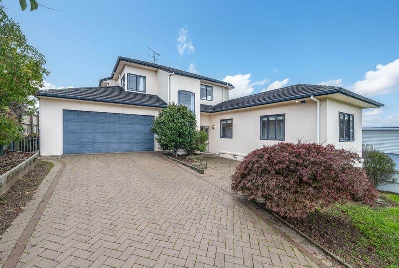 10 Beach Road, Mellons Bay, Auckland - Carousel 1