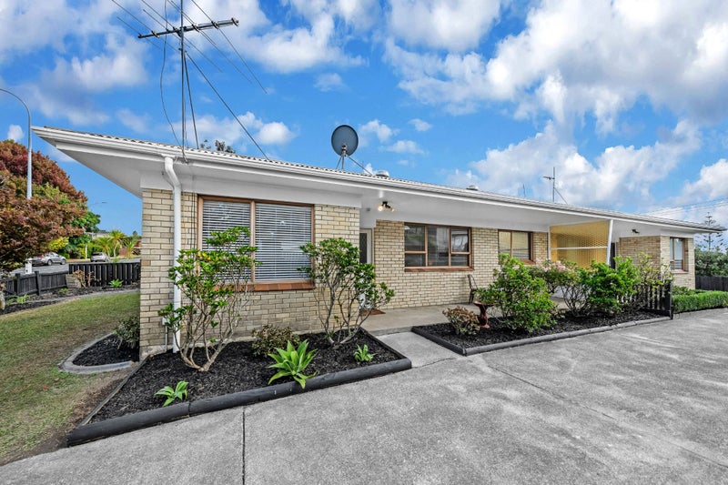 1/52 Butterworth Drive, Glendene, Auckland - Carousel 1