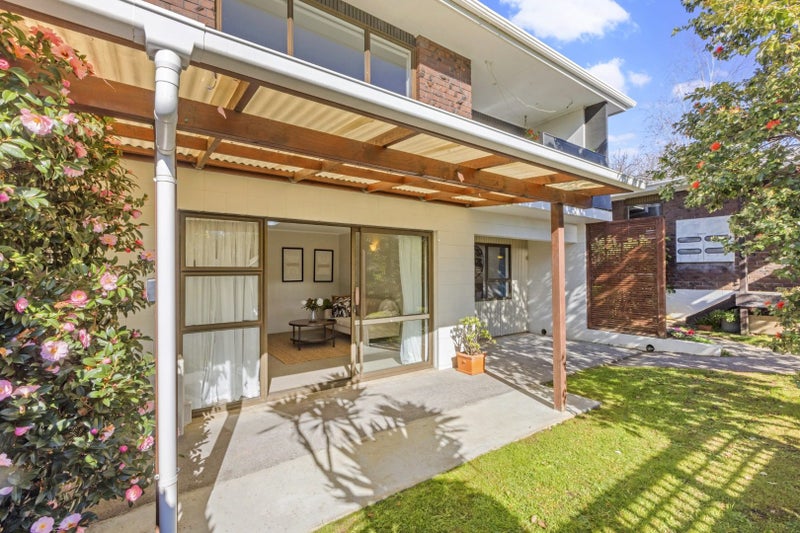 2/21 Burch Street, Mount Albert, Auckland - Carousel 1