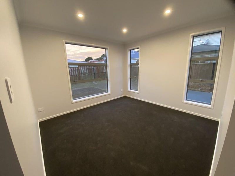 5A Hinau Street, Tawa, Wellington - Carousel 11
