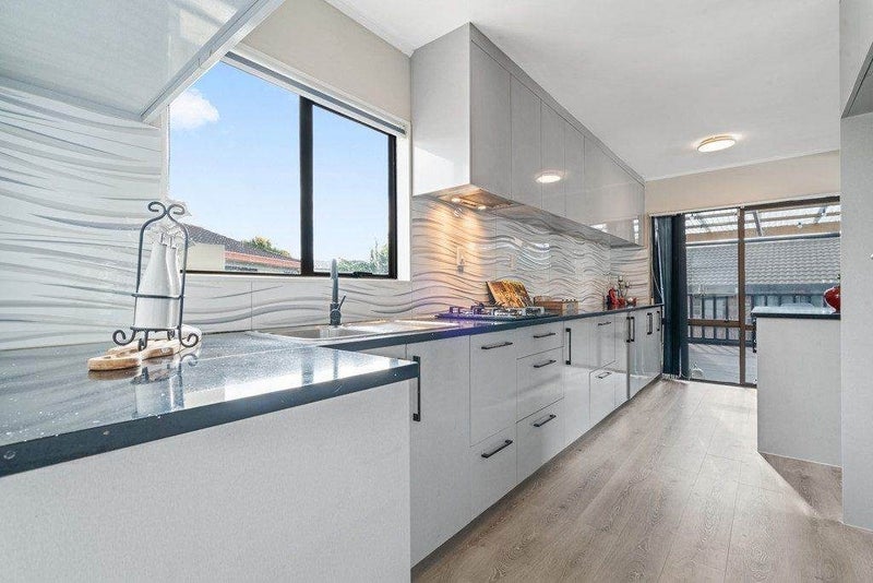 2/24 Norrie Smith Avenue, Flat Bush, Auckland - Carousel 2