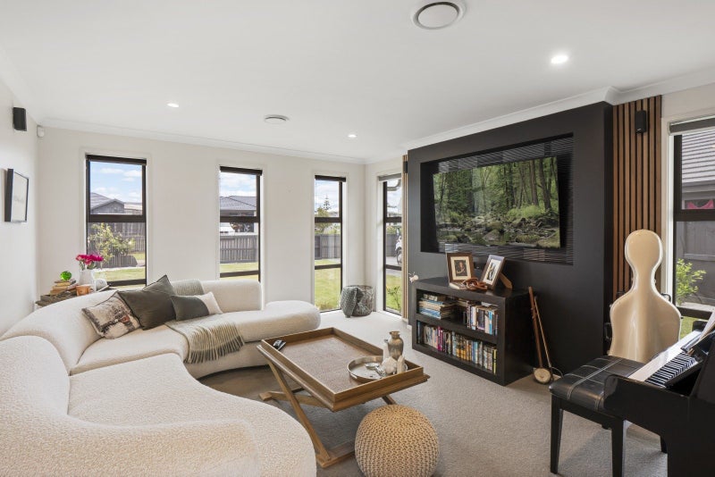 3 Raiha Street, Papamoa Beach, Papamoa - Carousel 1