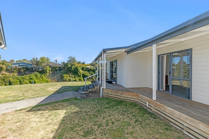 8 Key Crescent, Seddon - Carousel 2