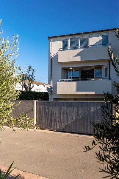 1/6 Burgess Street, Sumner, Christchurch - Carousel 20