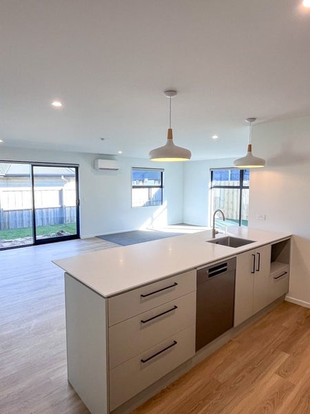 28 Accadia Drive, Rolleston, Rolleston - Carousel 2