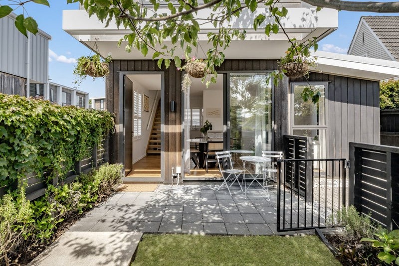 1/4 Glen Atkinson Street, St Heliers, Auckland - Carousel 1