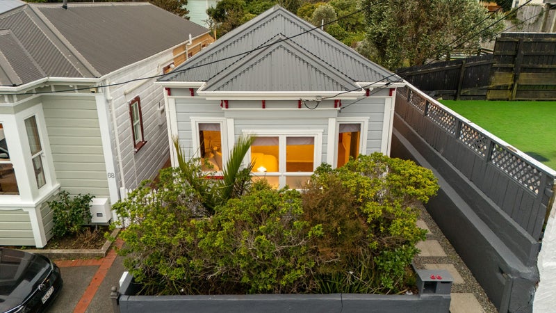 66 Te Wharepouri Street, Berhampore, Wellington - Carousel 1