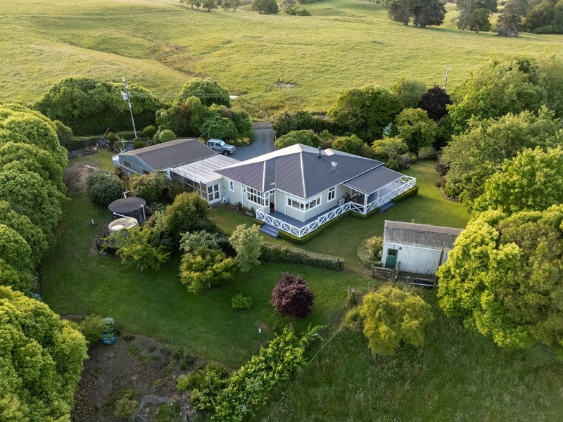 2032 Ponga Road, Papakura - Carousel 1