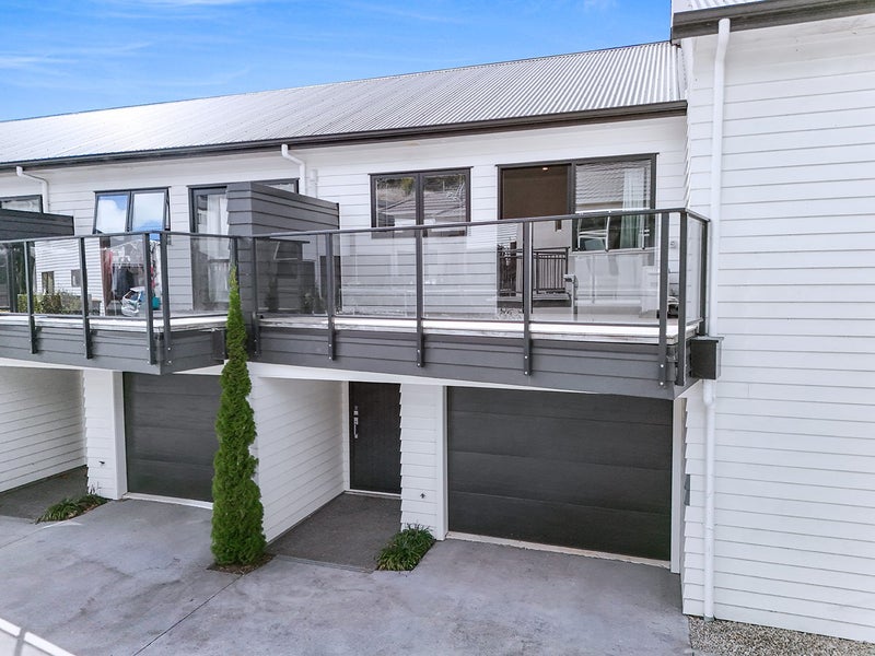 2/18 Hunter Street, Hamilton Lake, Hamilton - Carousel 1