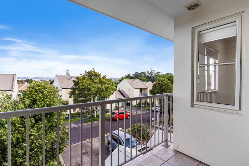 33 Winery Way, Henderson, Auckland - Carousel 1