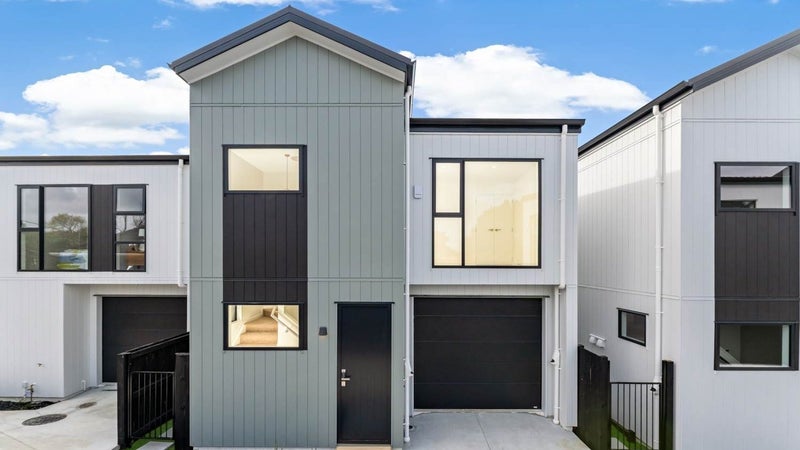 10 Serjeant Street, Henderson, Auckland - Carousel 1