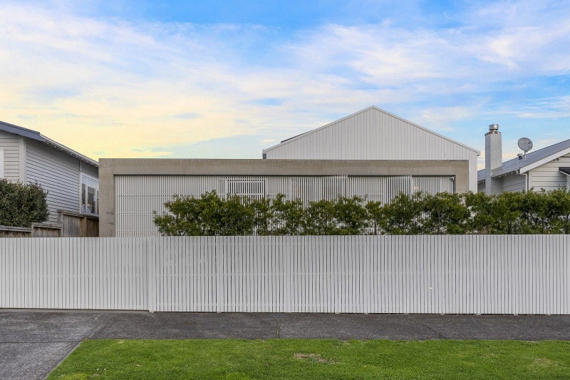 90 Walker Road, Point Chevalier, Auckland - Carousel 1