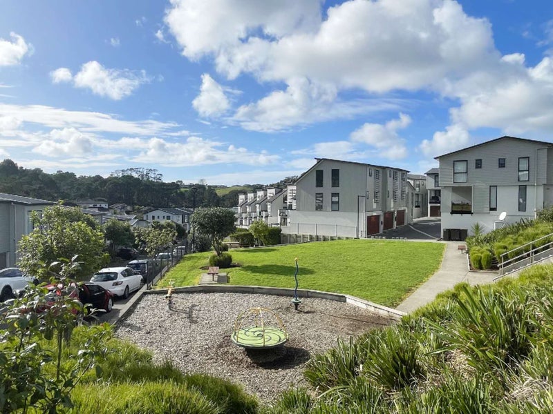 1/10 Silver Moon Road, Albany Heights, Auckland - Carousel 21
