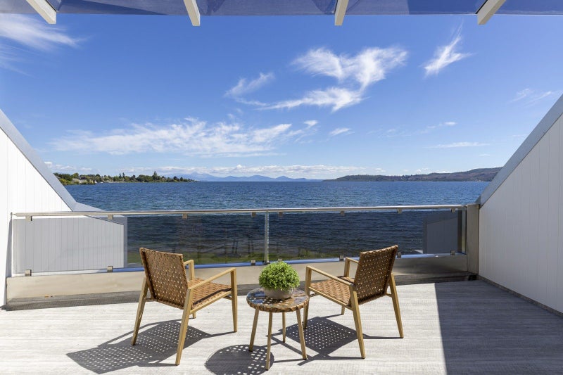 2/227 Lake Terrace, Waipahihi, Taupo - Carousel 1