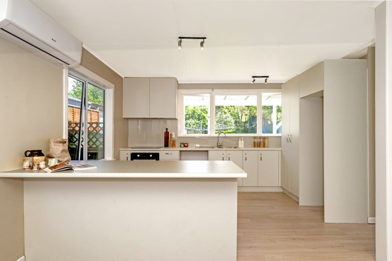 8 Massey Road, Mangapapa, Gisborne - Carousel 1