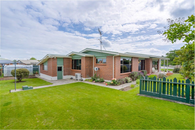 30 Waterford Drive, Winton, Winton - Carousel 1