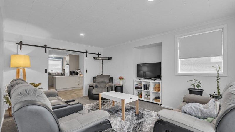 62 Oriana Crescent, Hornby, Christchurch - Carousel 2