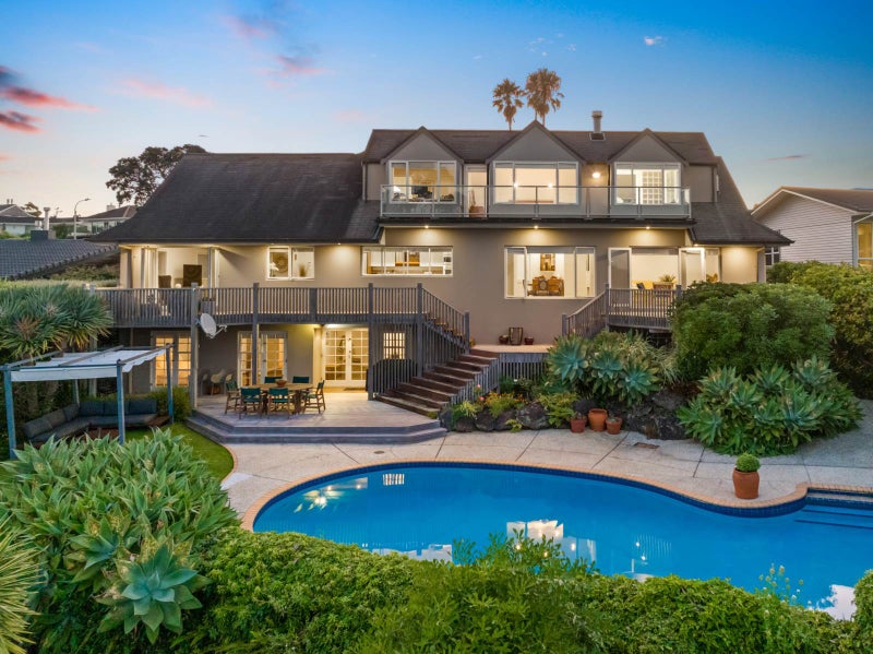 22 Vista Crescent, Glendowie, Auckland - Carousel 1