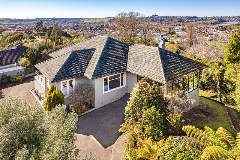 4 Hillside Terrace, Saint Johns Hill, Whanganui - Carousel 1