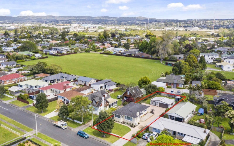 20 Peachgrove Road, Te Atatu Peninsula, Auckland - Carousel 14