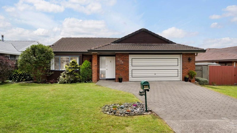 2/143 Millhouse Drive, Golflands, Auckland - Carousel 1