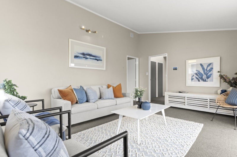 88 Eversham Road, Mount Maunganui - Carousel 1