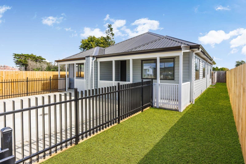 3A Wild Flower Way, Karaka, Papakura - Carousel 1