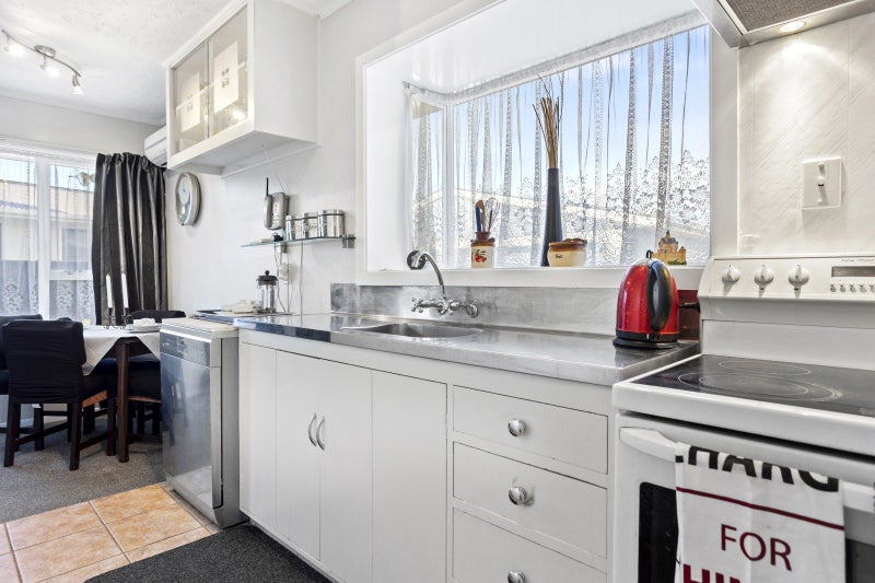 18 Florida Street, Hornby, Christchurch - Carousel 2