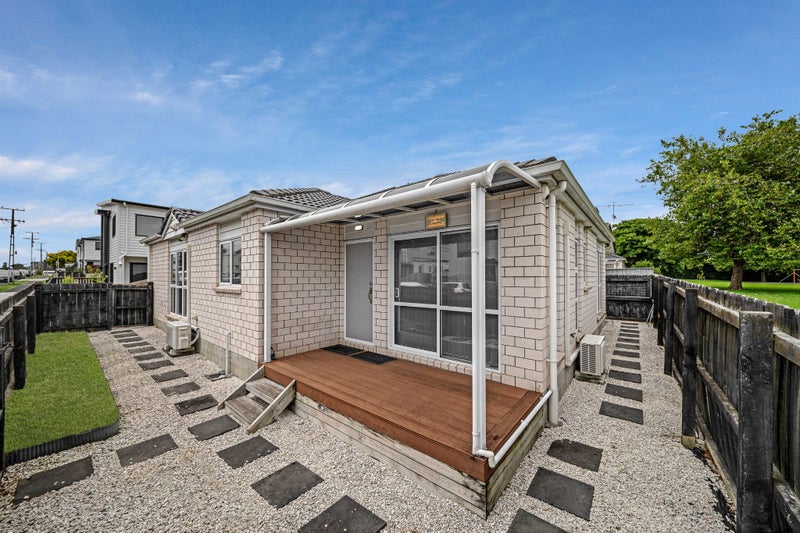 18A Mervan Street, Mangere East, Auckland - Carousel 1