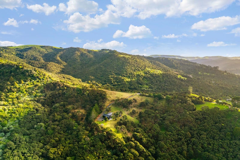 16 Long Road, Waitakere, Henderson - Carousel 2