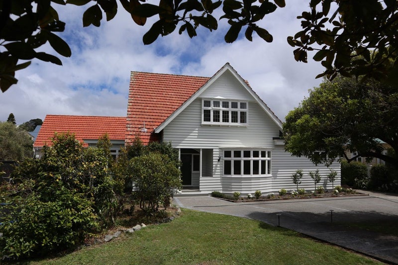 64 Cashmere Avenue, Khandallah, Wellington - Carousel 1