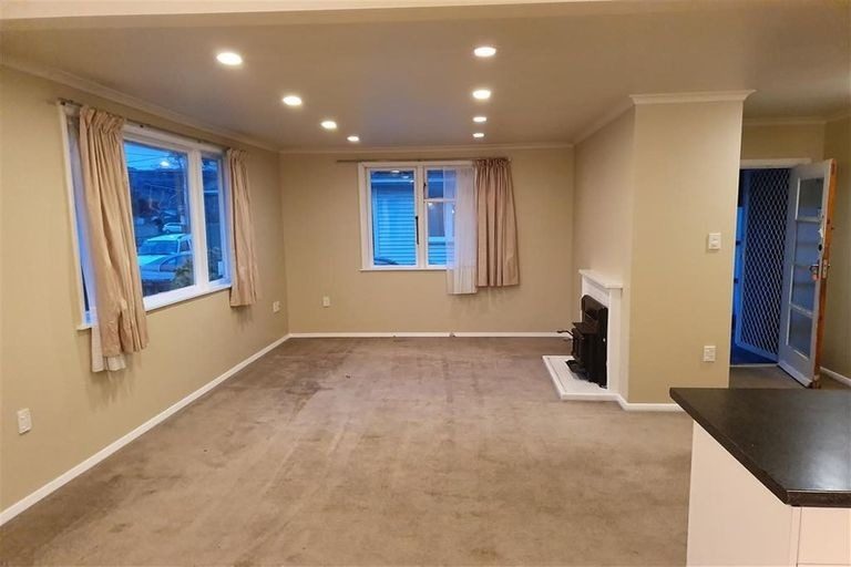 7 Rimutaka Street, Trentham, Upper Hutt - Carousel 2