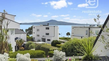 2/10 Auckland Road, St Heliers, Auckland - Carousel 1
