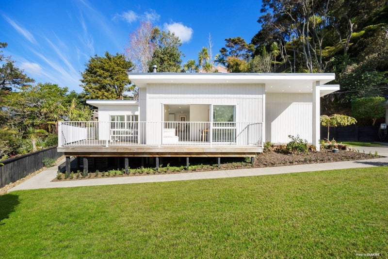32 Remu Place, Greenhithe, Auckland - Carousel 1