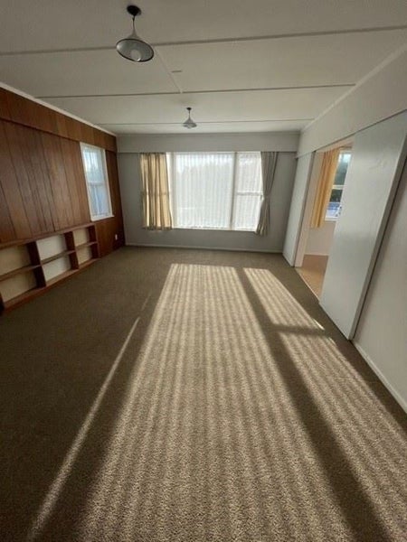 1/96 Edmonton Road, Henderson, Auckland - Carousel 2