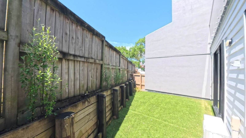 7C Titirangi Road, New Lynn, Waitakere City, Auckland - Carousel 14