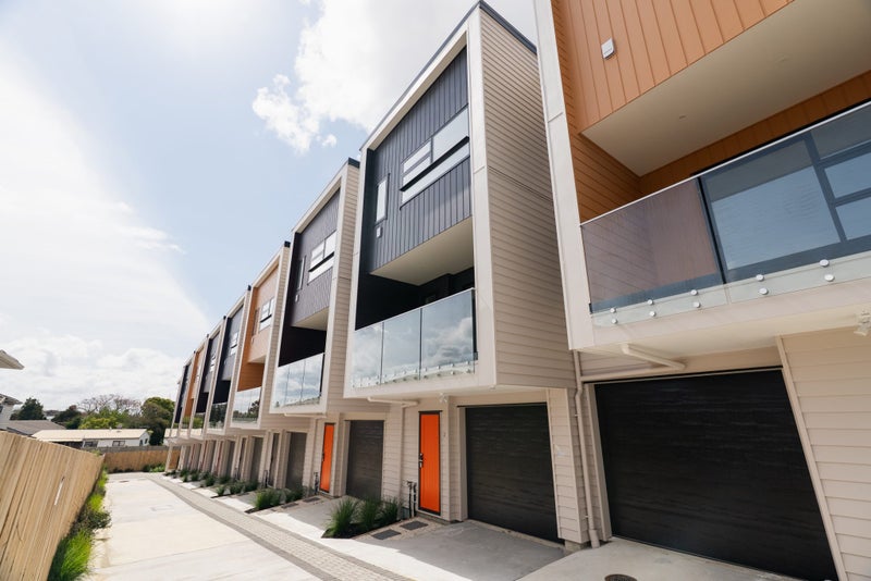 5/3153 Great North Road, New Lynn, Auckland - Carousel 1