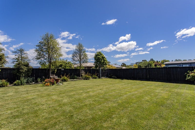 25 Wineberry Avenue, Amberley, Amberley - Carousel 12