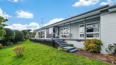 12 April Place, Red Hill, Papakura - Carousel 1