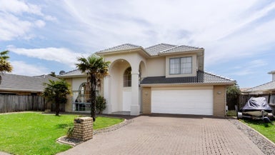16 Trovare Place, Golflands, Auckland - Carousel 1