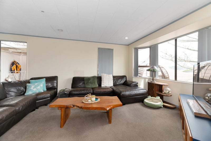 32A Roseman Avenue, Mount Roskill, Auckland - Carousel 2