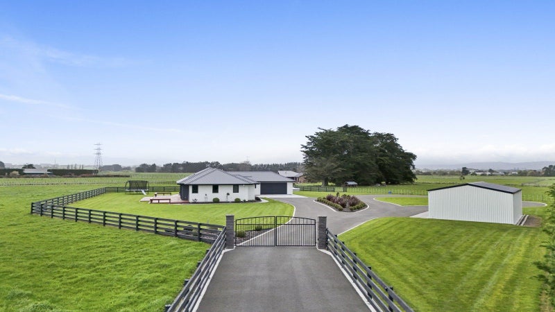 36 Nannestads Line, Bunnythorpe, Palmerston North - Carousel 2