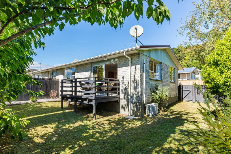 1/3 Garnet Grove, Birchville, Upper Hutt - Carousel 1